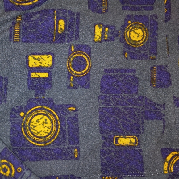 LuLaRoe Tall & Curvy Camera print leggings in blue - Picture 2 of 3